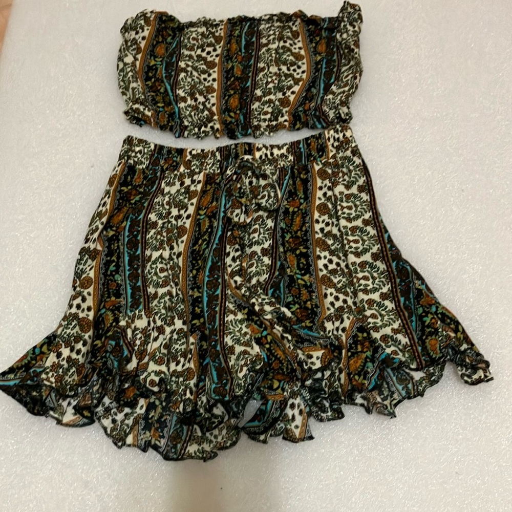 Amable two piece small shorts and tube top multi colored flower design